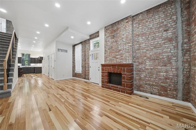 3706 Iowa Avenue, St Louis, MO 63118
