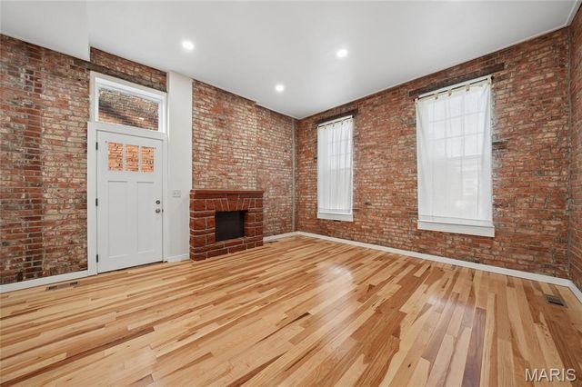 3706 Iowa Avenue, St Louis, MO 63118
