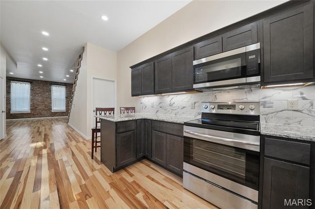3706 Iowa Avenue, St Louis, MO 63118