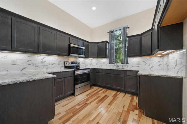 3706 Iowa Avenue, St Louis, MO 63118