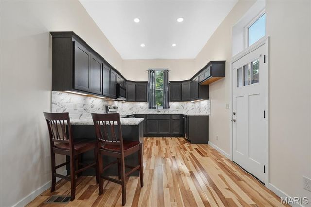 3706 Iowa Avenue, St Louis, MO 63118