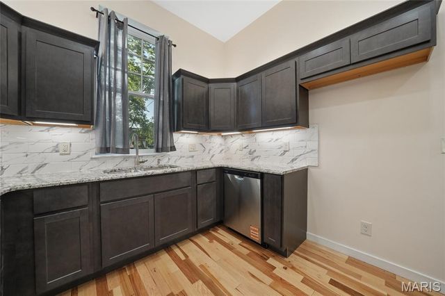 3706 Iowa Avenue, St Louis, MO 63118