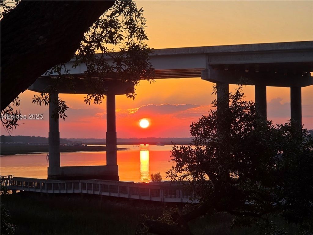 70 Helmsman Way Apt 1410, Hilton Head Island, SC 29928