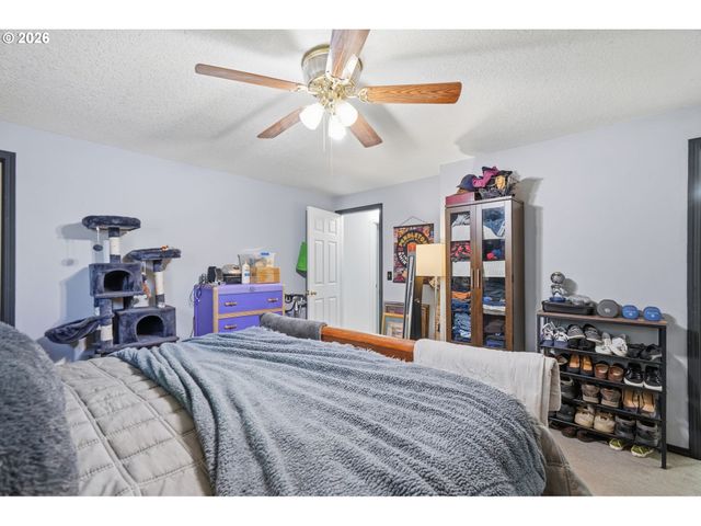 7417 Se SHERRETT St, Portland, OR 97206
