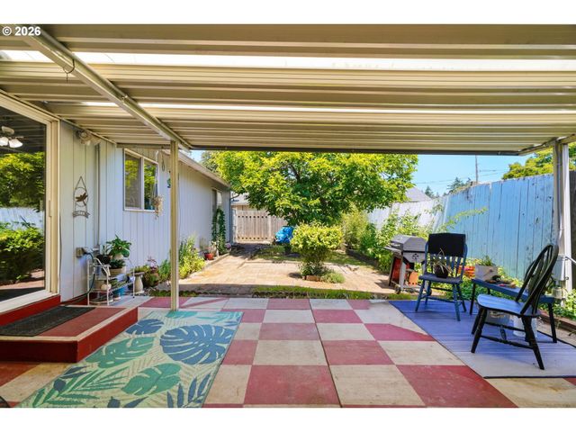 7417 Se SHERRETT St, Portland, OR 97206
