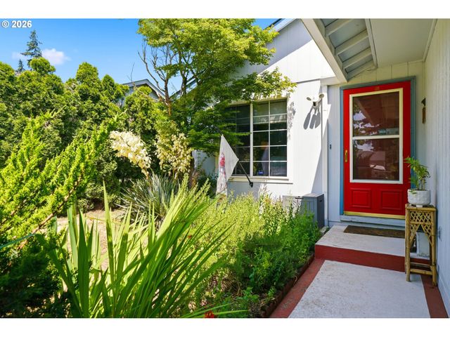 7417 Se SHERRETT St, Portland, OR 97206