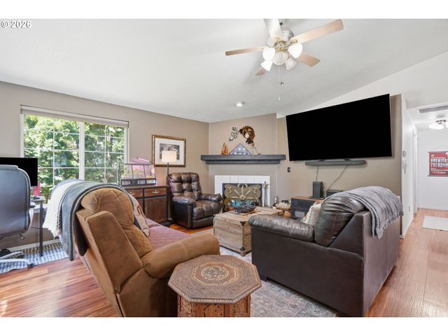 7417 Se SHERRETT St, Portland, OR 97206