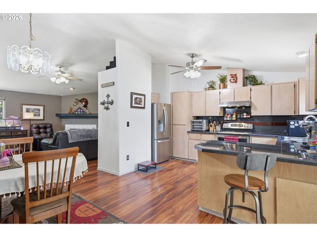 7417 Se SHERRETT St, Portland, OR 97206