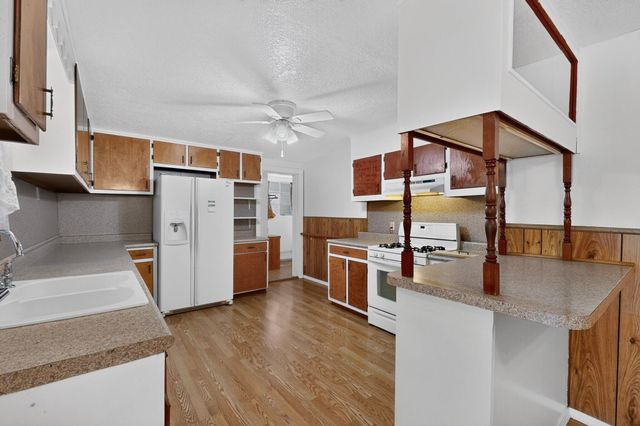 1860 Elena Circle SW, Albuquerque, NM 87105