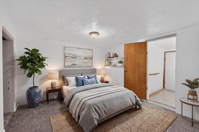 1860 Elena Circle SW, Albuquerque, NM 87105