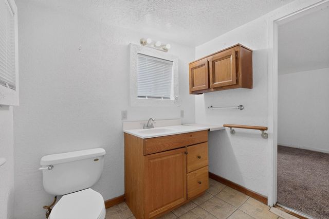 1860 Elena Circle SW, Albuquerque, NM 87105