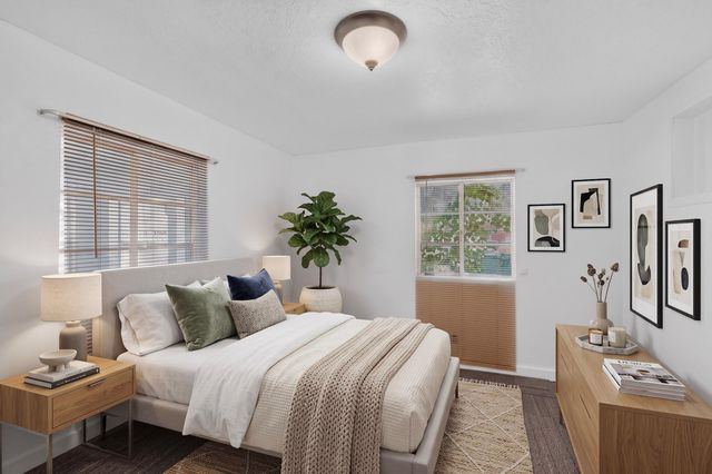 1860 Elena Circle SW, Albuquerque, NM 87105