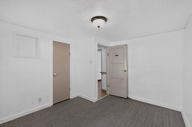 1860 Elena Circle SW, Albuquerque, NM 87105