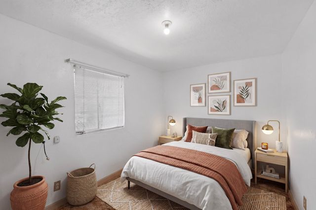 1860 Elena Circle SW, Albuquerque, NM 87105