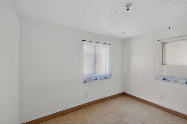 1860 Elena Circle SW, Albuquerque, NM 87105
