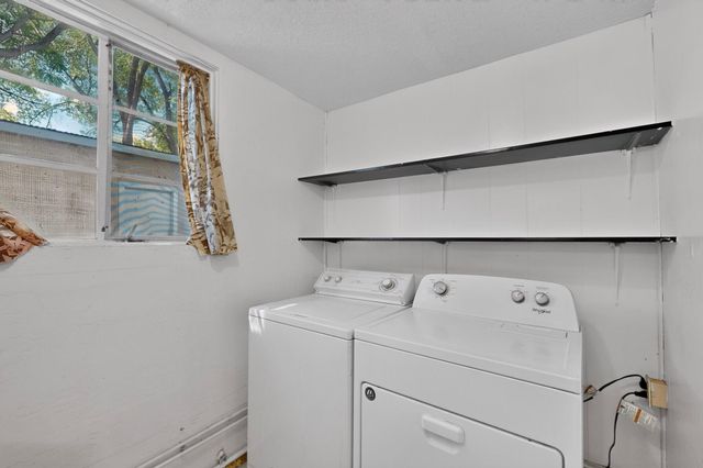 1860 Elena Circle SW, Albuquerque, NM 87105