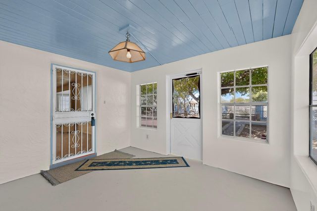 1860 Elena Circle SW, Albuquerque, NM 87105