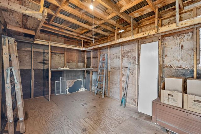 1860 Elena Circle SW, Albuquerque, NM 87105