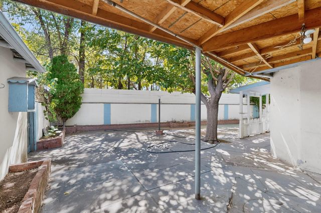1860 Elena Circle SW, Albuquerque, NM 87105