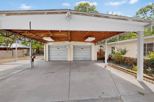 1860 Elena Circle SW, Albuquerque, NM 87105