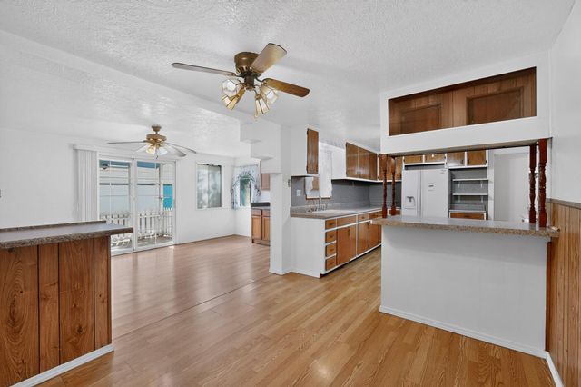 1860 Elena Circle SW, Albuquerque, NM 87105