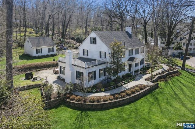 14 Old Smith Road, Tenafly, NJ 07670