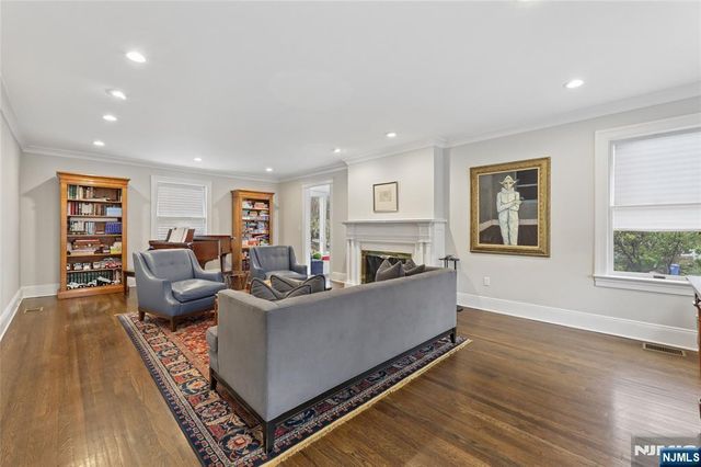 14 Old Smith Road, Tenafly, NJ 07670