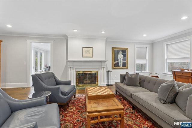 14 Old Smith Road, Tenafly, NJ 07670