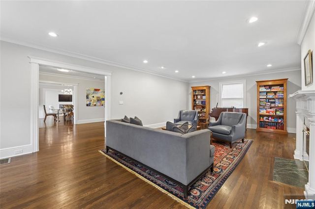 14 Old Smith Road, Tenafly, NJ 07670