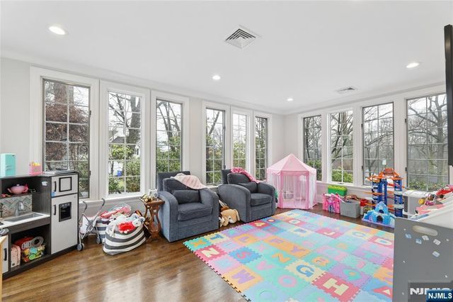 14 Old Smith Road, Tenafly, NJ 07670