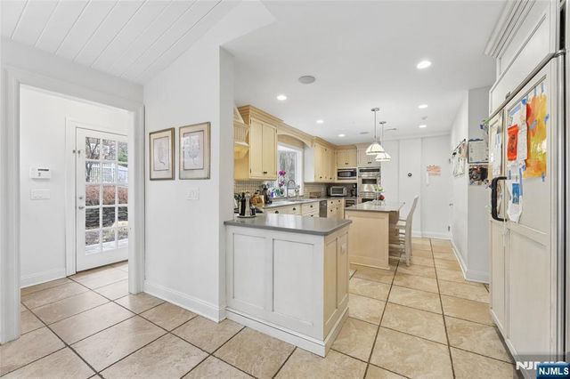 14 Old Smith Road, Tenafly, NJ 07670