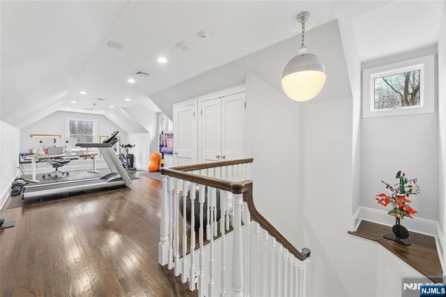 14 Old Smith Road, Tenafly, NJ 07670