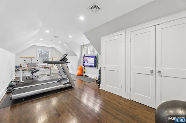 14 Old Smith Road, Tenafly, NJ 07670