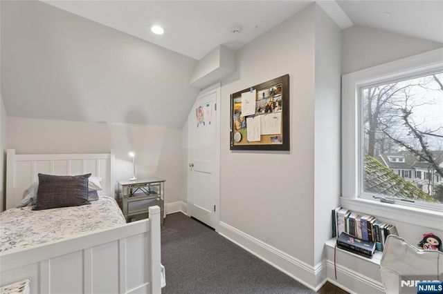 14 Old Smith Road, Tenafly, NJ 07670