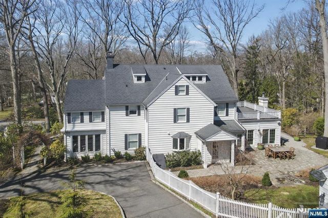 14 Old Smith Road, Tenafly, NJ 07670