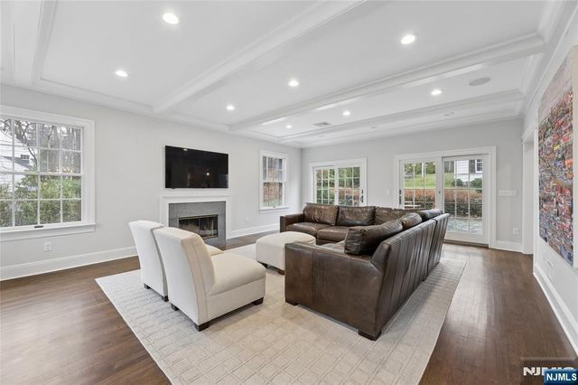 14 Old Smith Road, Tenafly, NJ 07670