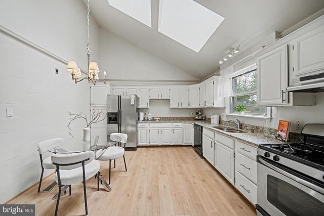 5812 GREENLAWN DR, Bethesda, MD 20814