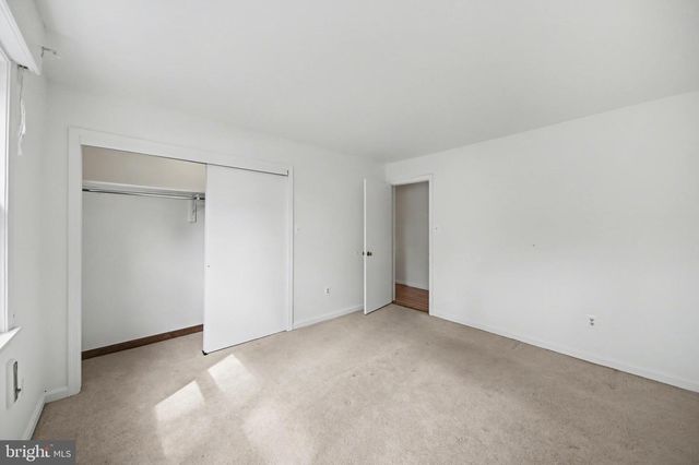 5812 GREENLAWN DR, Bethesda, MD 20814
