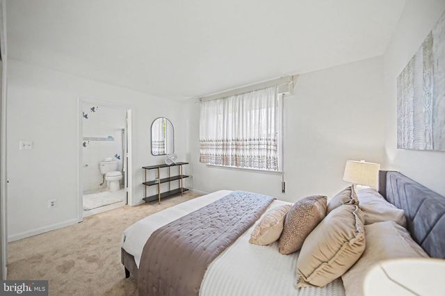 5812 GREENLAWN DR, Bethesda, MD 20814