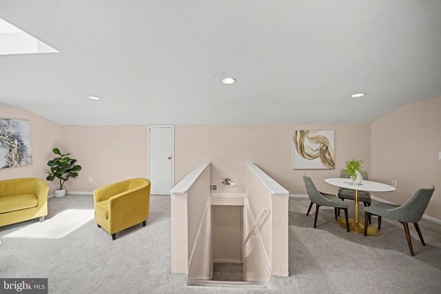 5812 GREENLAWN DR, Bethesda, MD 20814