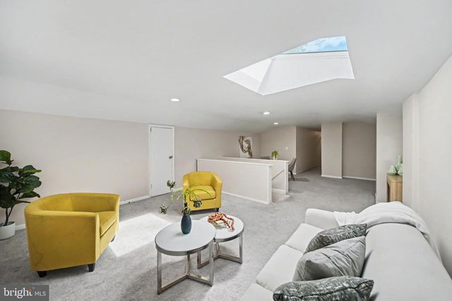 5812 GREENLAWN DR, Bethesda, MD 20814