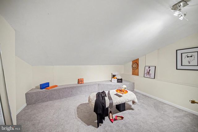 5812 GREENLAWN DR, Bethesda, MD 20814