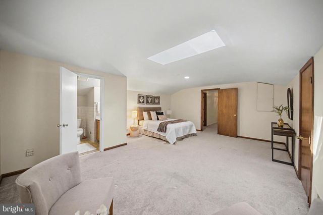 5812 GREENLAWN DR, Bethesda, MD 20814