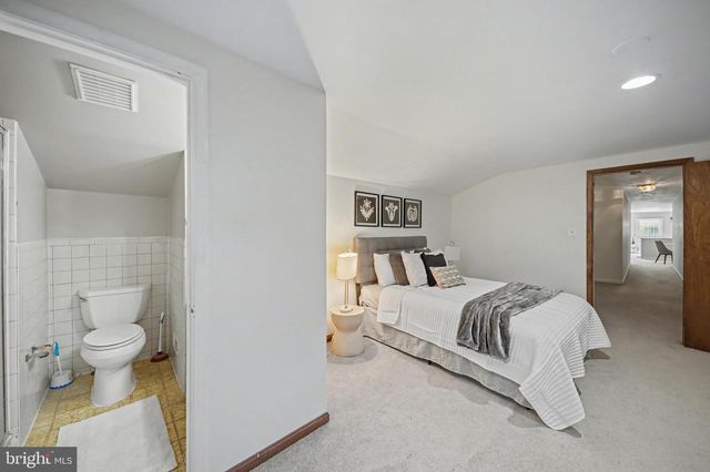 5812 GREENLAWN DR, Bethesda, MD 20814
