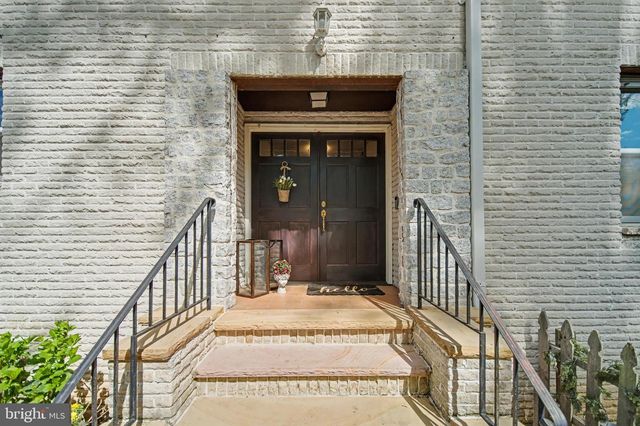 5812 GREENLAWN DR, Bethesda, MD 20814