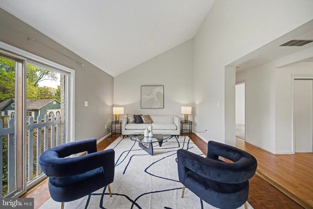 5812 GREENLAWN DR, Bethesda, MD 20814