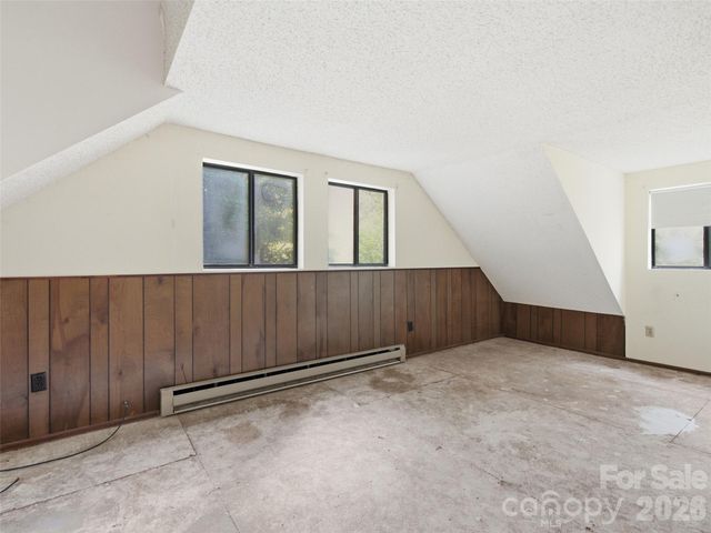 151 Tiger Lily Lane, Waynesville, NC 28786