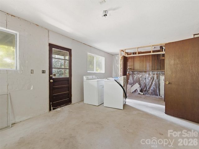 151 Tiger Lily Lane, Waynesville, NC 28786