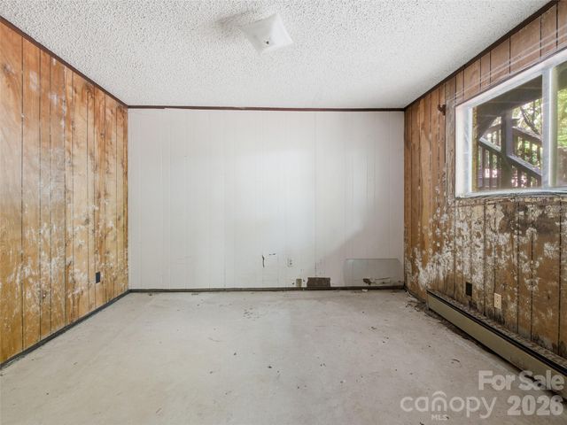 151 Tiger Lily Lane, Waynesville, NC 28786
