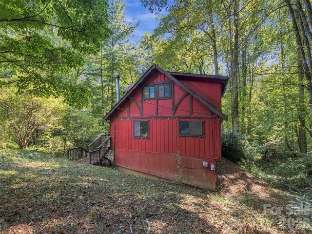 151 Tiger Lily Lane, Waynesville, NC 28786